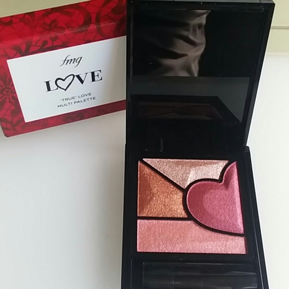 New.  Multi Palette by Avon - Picture 2 of 6